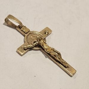 18k (750) Yellow Gold St. Benedict Crucifix Pendant Made In Arrezzo Italy